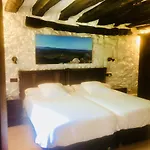La Torre De La Quintana بيت ضيافة لييندو