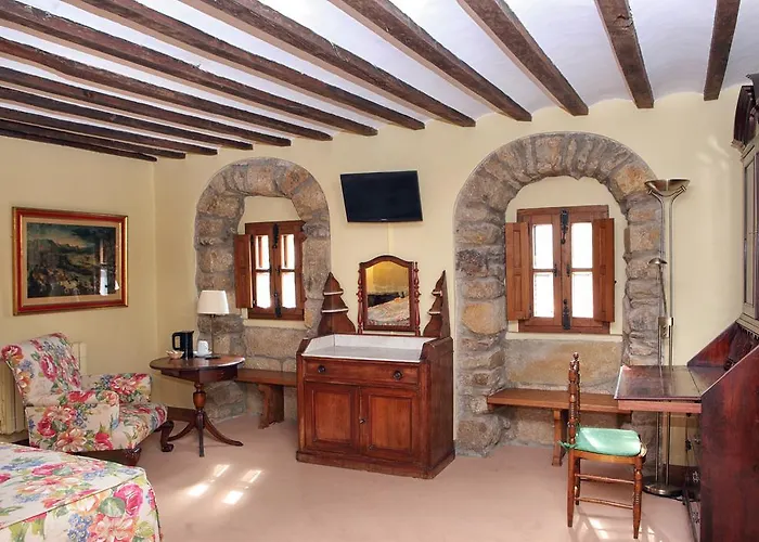 La Torre De La Quintana بيت ضيافة لييندو